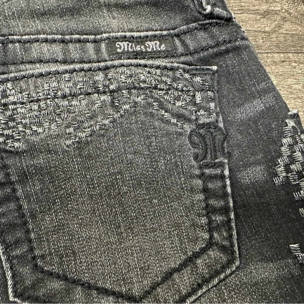 Miss Me Women's Whiskered Black Skinny Jeans Embroidered Side Detail - Picture 2 of 16